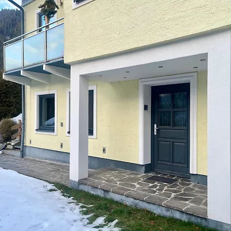 Lydia Daire Schladming